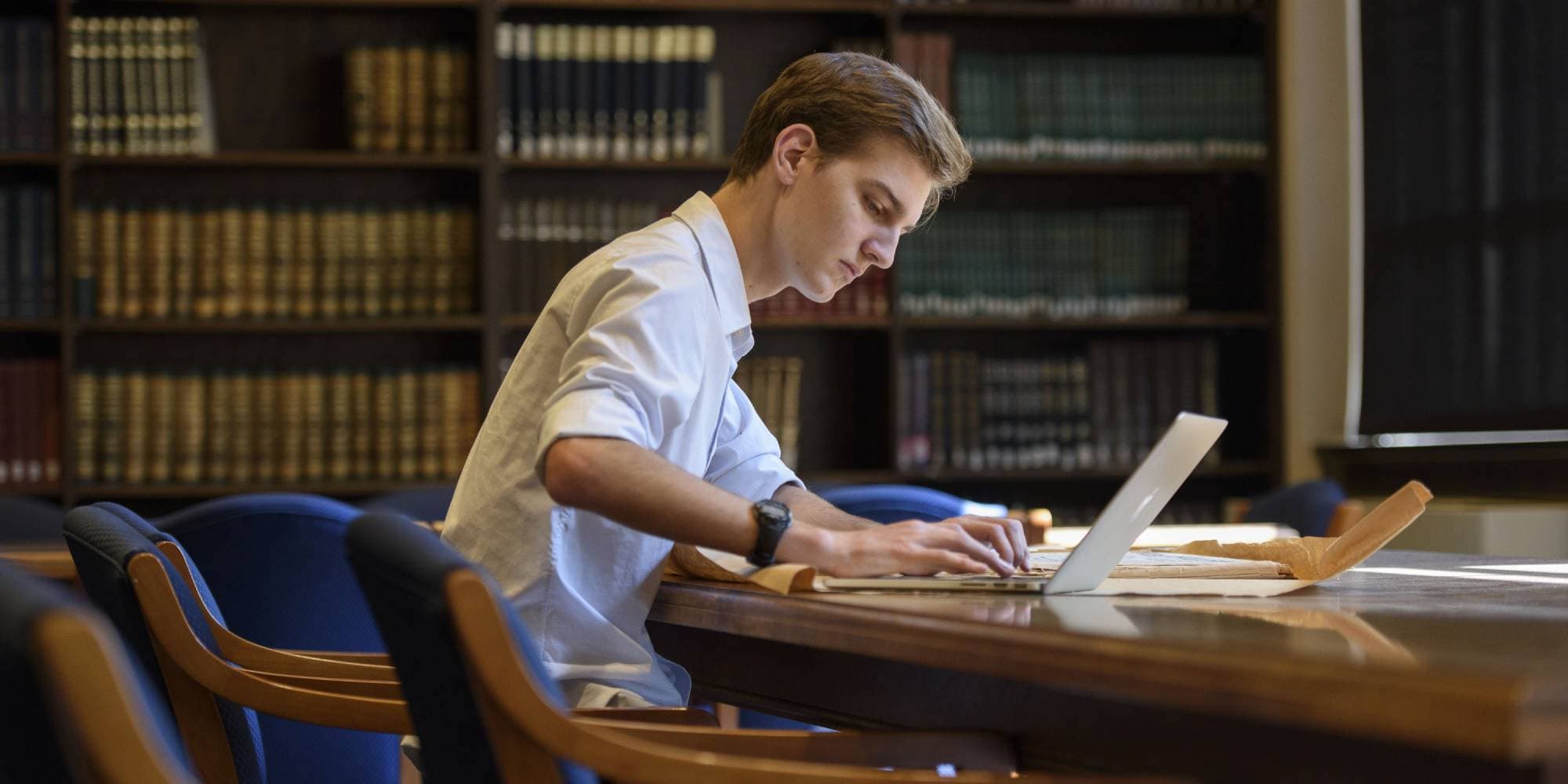 Student working in library